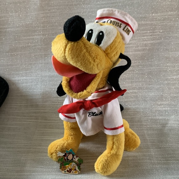 Disney Cruise Line Captain Pluto Plush and pin trading - Picture 1 of 17